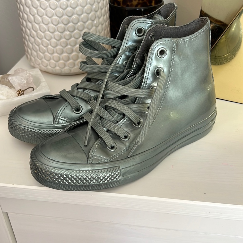 Slight used converse- Metallic